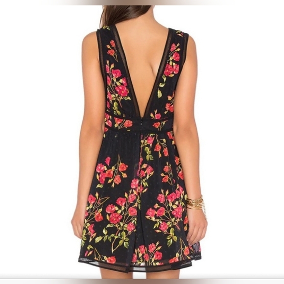 Revolve NBD Mini-A-Line Dress Isaac Red Floral Deep V-neck Cocktail - Picture 2 of 10
